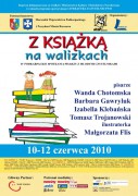 Z książką na walizkach