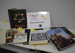 Akcja Żonkile w bibliotece